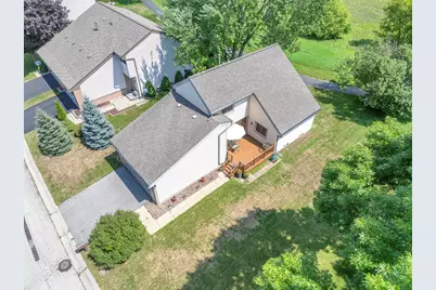 7266 S Delaine Dr, Oak Creek, WI 53154 - Photo 2