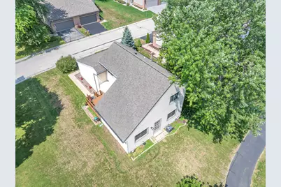 7266 S Delaine Dr, Oak Creek, WI 53154 - Photo 32