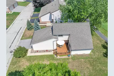 7266 S Delaine Dr, Oak Creek, WI 53154 - Photo 34