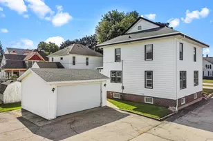 210 E Walworth St, Elkhorn, WI 53121 - Photo 22