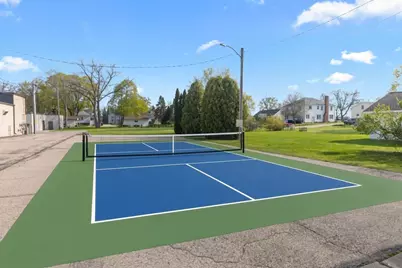 210 E Walworth St, Elkhorn, WI 53121 - Photo 24