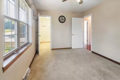 1136  Garfield Ln, Hartford, WI 53027 - Photo 18