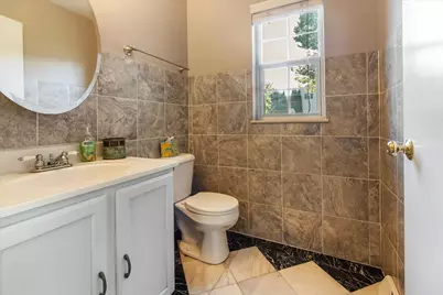 1136  Garfield Ln, Hartford, WI 53027 - Photo 12