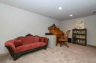 1207 Woodland Hills Dr, Waukesha, WI 53188 - Photo 36
