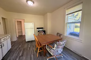 922 Broadway Ave, Sheboygan, WI 53081 - Photo 2