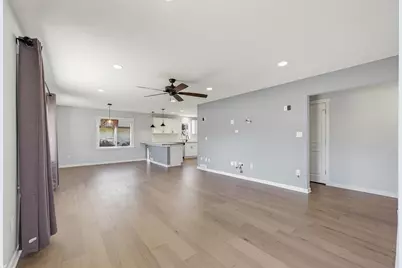 W240N6309  Maple Ave, Sussex, WI 53089 - Photo 12