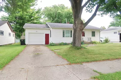 214  Francis Ct, Beaver Dam, WI 53916 - Photo 2