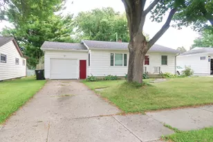 214 Francis Ct, Beaver Dam, WI 53916 - Photo 2