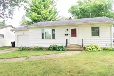 214  Francis Ct, Beaver Dam, WI 53916 - Photo 4