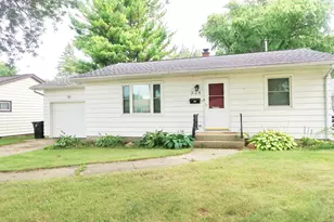 214 Francis Ct, Beaver Dam, WI 53916 - Photo 4
