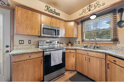 8308 W Crawford Ave #8310, Milwaukee, WI 53220 - Photo 14