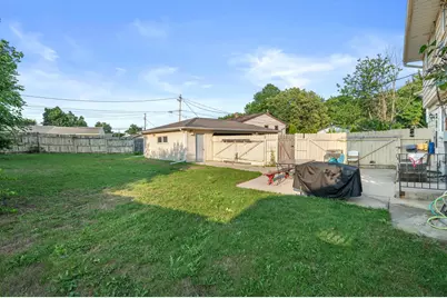 8308 W Crawford Ave #8310, Milwaukee, WI 53220 - Photo 8