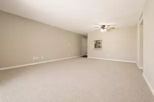 1061 Regent Rd, Oconomowoc, WI 53066 - Photo 4