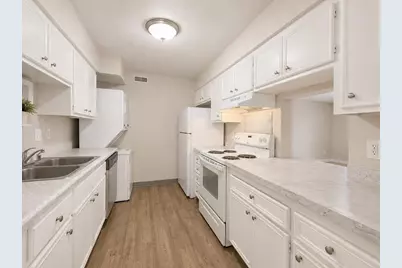 1061  Regent Rd #612, Oconomowoc, WI 53066 - Photo 6