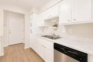 1061 Regent Rd, Oconomowoc, WI 53066 - Photo 8