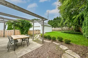 2464 N 82nd St, Wauwatosa, WI 53213 - Photo 36