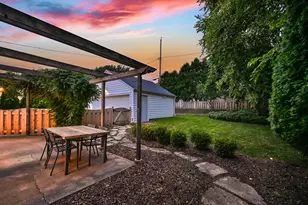 2464 N 82nd St, Wauwatosa, WI 53213 - Photo 40