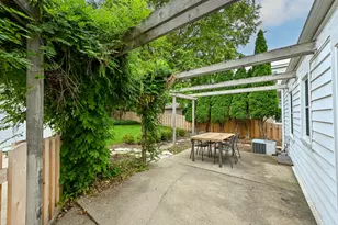 2464 N 82nd St, Wauwatosa, WI 53213 - Photo 34