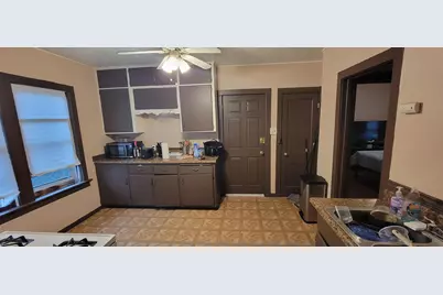 2203 W Melvina St #2205, Milwaukee, WI 53206 - Photo 10