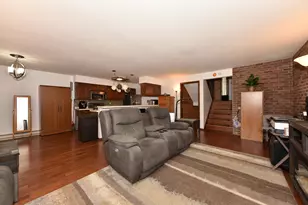 N49W36111 Nottingham Ln, Oconomowoc, WI 53066 - Photo 6