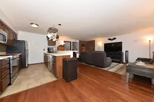 N49W36111 Nottingham Ln, Oconomowoc, WI 53066 - Photo 8