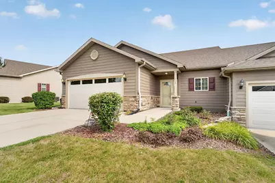 112  Walnut Ridge Rd #17, Racine, WI 53182 - Photo 1