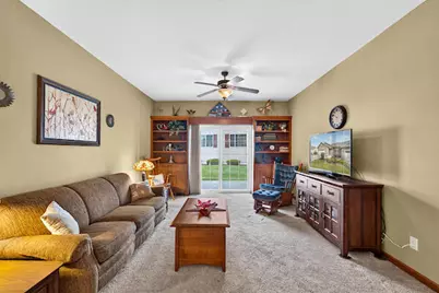 112  Walnut Ridge Rd #17, Racine, WI 53182 - Photo 6