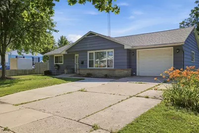 1308 S 9th St, Watertown, WI 53094 - Photo 2