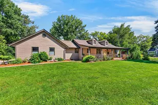 6242 Pleasant Valley Rd, Cedarburg, WI 53024 - Photo 2