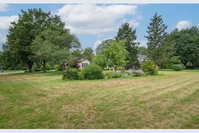 15720 W Roualt St, Brookfield, WI 53005 - Photo 36