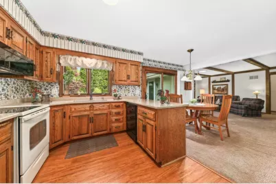 15720 W Roualt St, Brookfield, WI 53005 - Photo 8