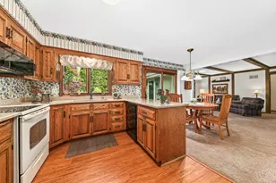 15720 W Roualt St, Brookfield, WI 53005 - Photo 8