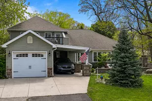 1069 Sauganash Dr, Fontana, WI 53125 - Photo 2