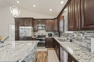 9022 W Stuth Ave, West Allis, WI 53227 - Photo 8