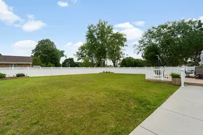 9022 W Stuth Ave, West Allis, WI 53227 - Photo 24