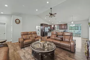 9022 W Stuth Ave, West Allis, WI 53227 - Photo 4