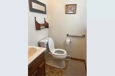 5740 N 98th St, Milwaukee, WI 53225 - Photo 6