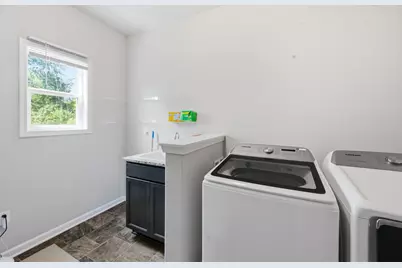 7372 N Cassie Ave, Milwaukee, WI 53224 - Photo 28
