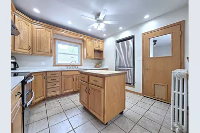 9609 W Grant St, West Allis, WI 53227 - Photo 6