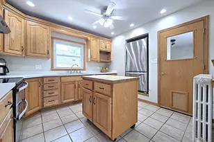 9609 W Grant St, West Allis, WI 53227 - Photo 6