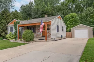 1608 Beverly Ln, West Bend, WI 53090 - Photo 2