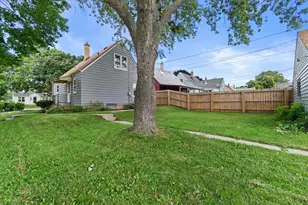 3776 S 19th St, Milwaukee, WI 53221 - Photo 4