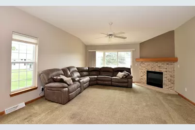 2911  Clear Water Ln, Waukesha, WI 53189 - Photo 10
