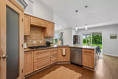 N64W13863  Cobblestone Dr, Menomonee Falls, WI 53051 - Photo 22