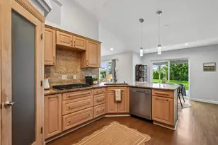 N64W13863 Cobblestone Dr, Menomonee Falls, WI 53051 - Photo 22