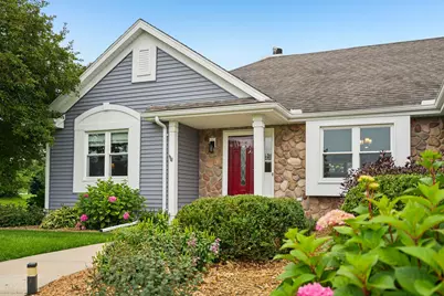 N64W13863  Cobblestone Dr, Menomonee Falls, WI 53051 - Photo 2