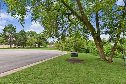 3678 S Bombay Ave, Saint Francis, WI 53235 - Photo 22