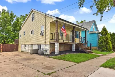 3678 S Bombay Ave, Saint Francis, WI 53235 - Photo 16