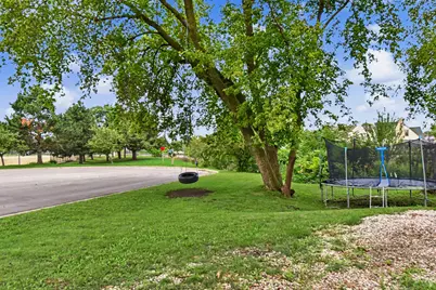 3678 S Bombay Ave, Saint Francis, WI 53235 - Photo 4