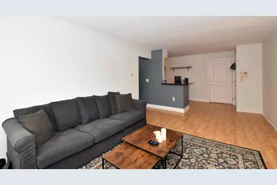 2121 N Cambridge Ave #212, Milwaukee, WI 53202 - Photo 4